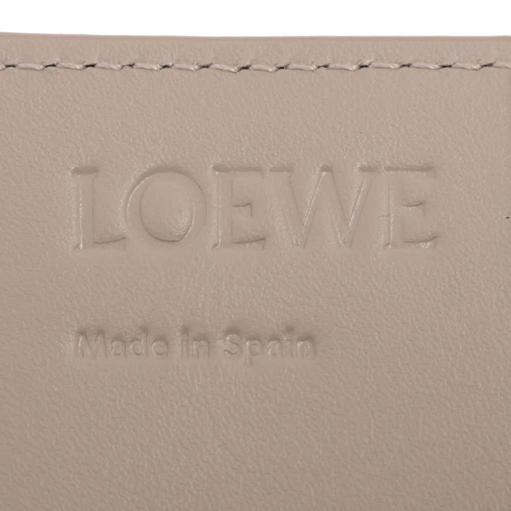 Loewe Leather Anagram Card Case Beige Leather Very good condition - Model View