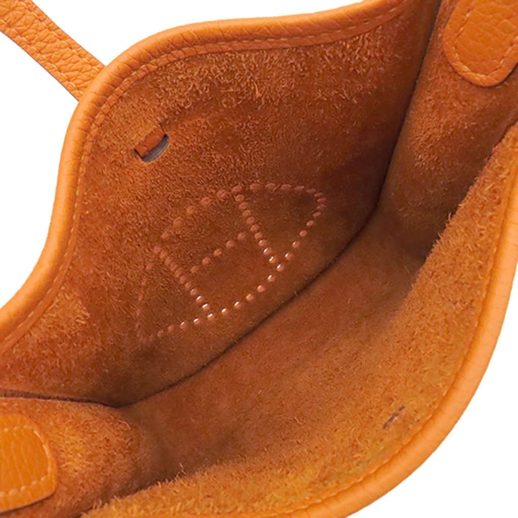 Hermès Clemence Evelyne TPM 16 Orange Leather Very good - Model View