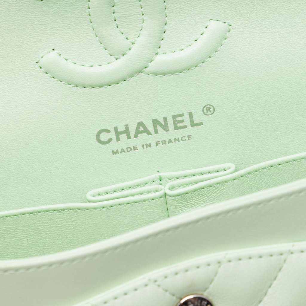 Chanel Small Classic Chevron Lambskin Double Flap Green Leather Very good - Box View