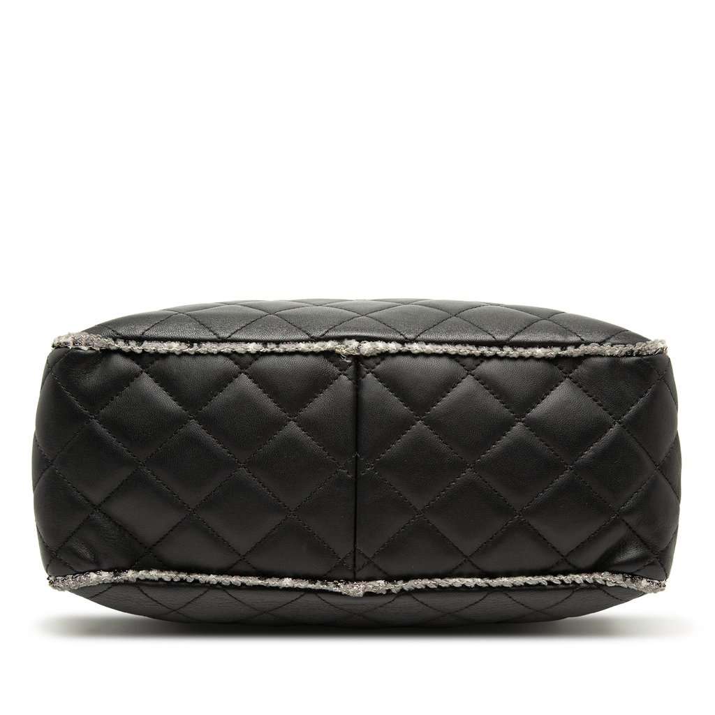 Chanel CC Quilted Lambskin Tweedy Bowler Bag Black Leather Very good condition - Inside View
