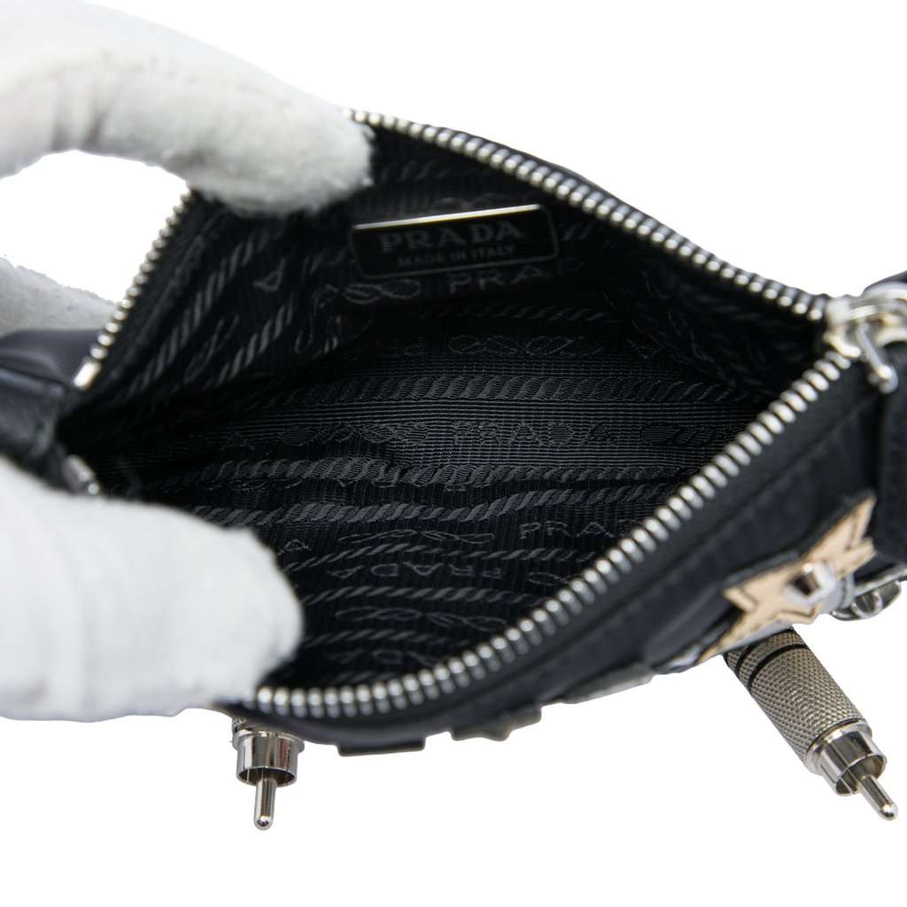 Prada Tessuto Saffiano Robot Chain Shoulder Bag Black Very good - Model View