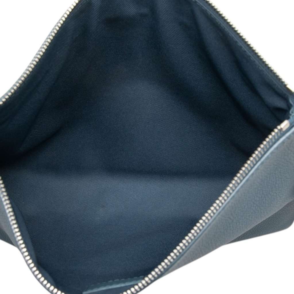 Louis Vuitton Aerogram Takeoff iPad Pouch Blue Leather Very good condition - Model View