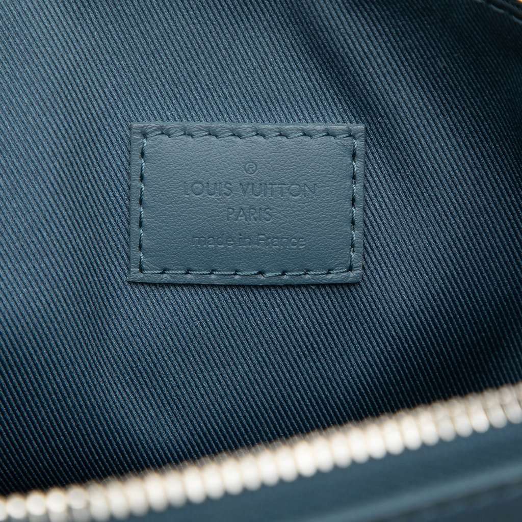 Louis Vuitton Aerogram Takeoff iPad Pouch Blue Leather Very good condition - Box View