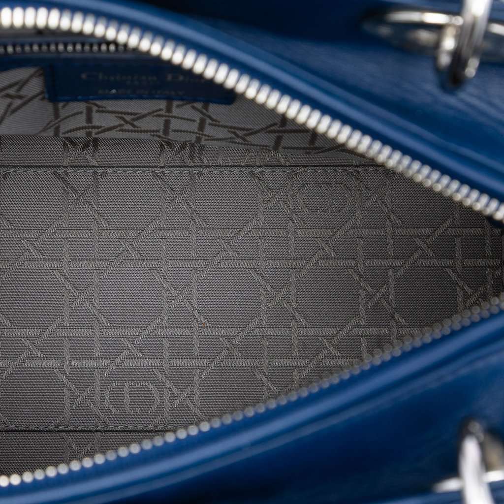 Dior Medium Lambskin Cannage Lady Dior Blue Leather Very good condition - Model View