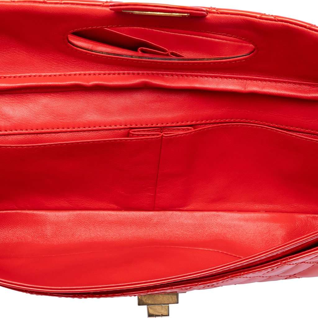Chanel Quilted Patent Reissue 2.55 East West Single Flap Red Leather Very good condition - Model View