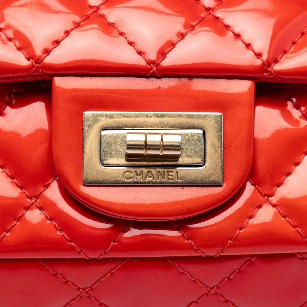 Chanel Quilted Patent Reissue 2.55 East West Single Flap Red Leather Very good condition - Box View