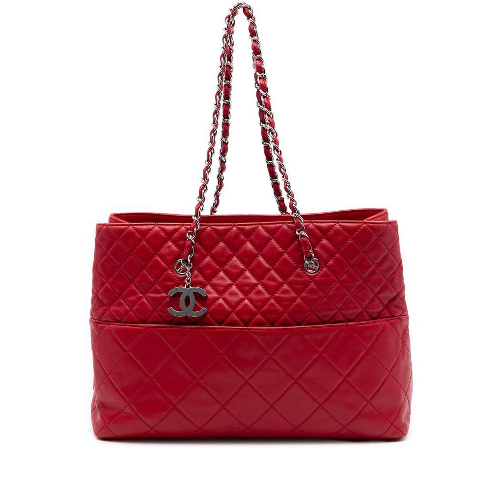 Chanel Large Quilted Calfskin In The Business Tote Red Leather Very good condition - Front View