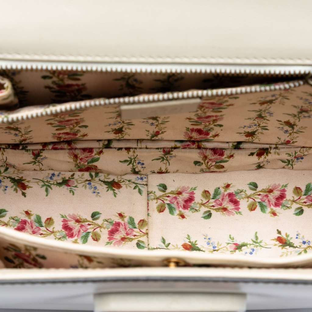 Gucci Calfskin Frame Print Bamboo Top Handle Bag White Leather Very good condition - Model View