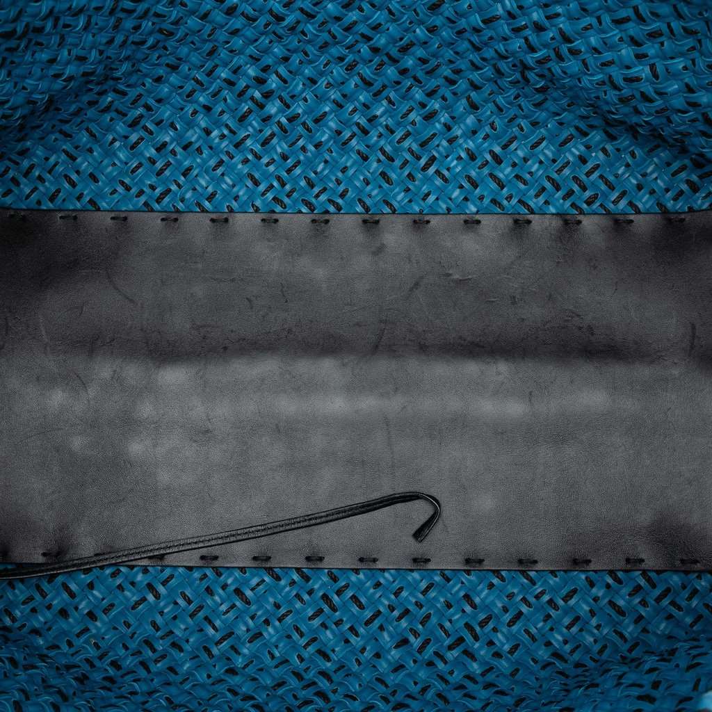 Bottega Veneta Large Lambskin Intreccio Cabat Tote Blue Leather Very good condition - Model View