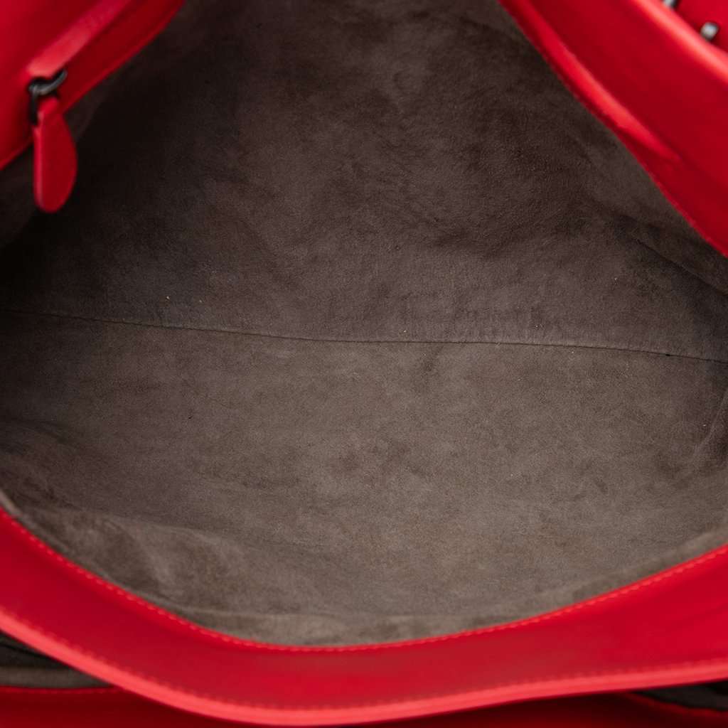 Bottega Veneta Medium Nappa Intrecciato Roma Tote Red Leather Very good - Model View