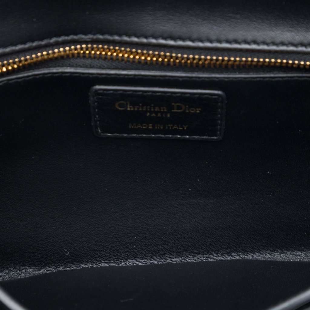 Dior Leather Montaigne 30 Clutch with Chain Black Leather Very good - Model View