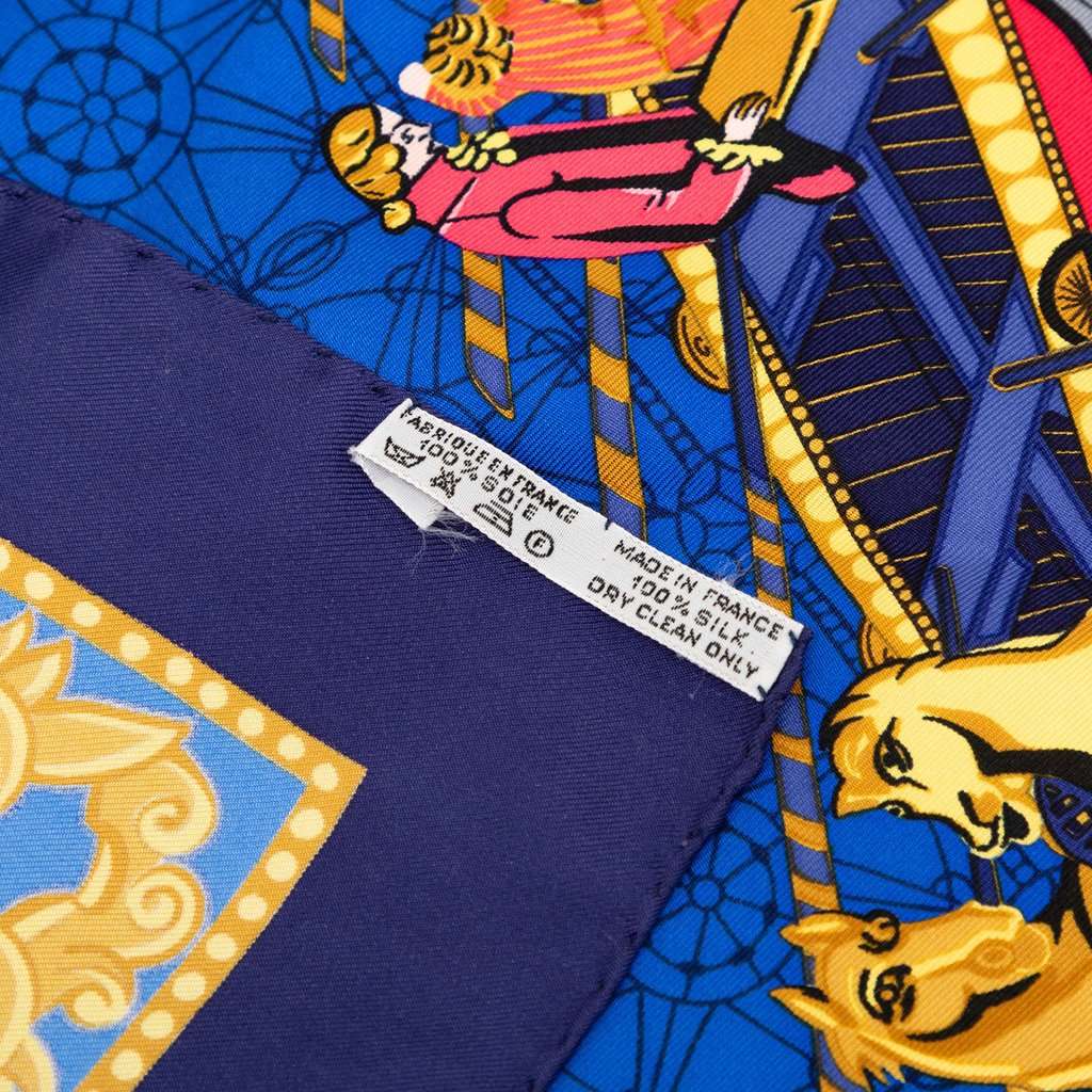 Hermès Les Bissone De Venise Silk Scarf 90 Blue Very good condition - Model View