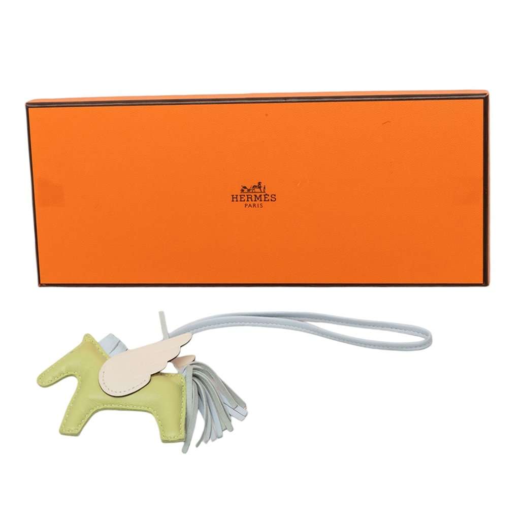 Hermès Milo Lambskin and Swift Grigri Rodeo Pegase Bag Charm PM Green Leather Very good condition - Box View