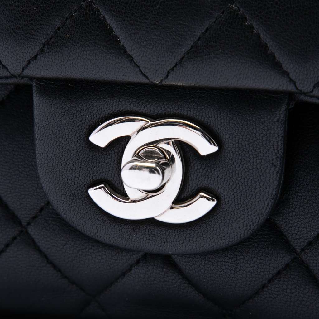 Chanel Medium Classic Lambskin Double Flap Black Leather Very good condition - Box View