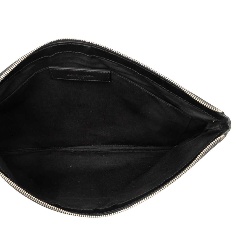 Balenciaga Canvas Navy Clip Clutch L Black Very good - Model View