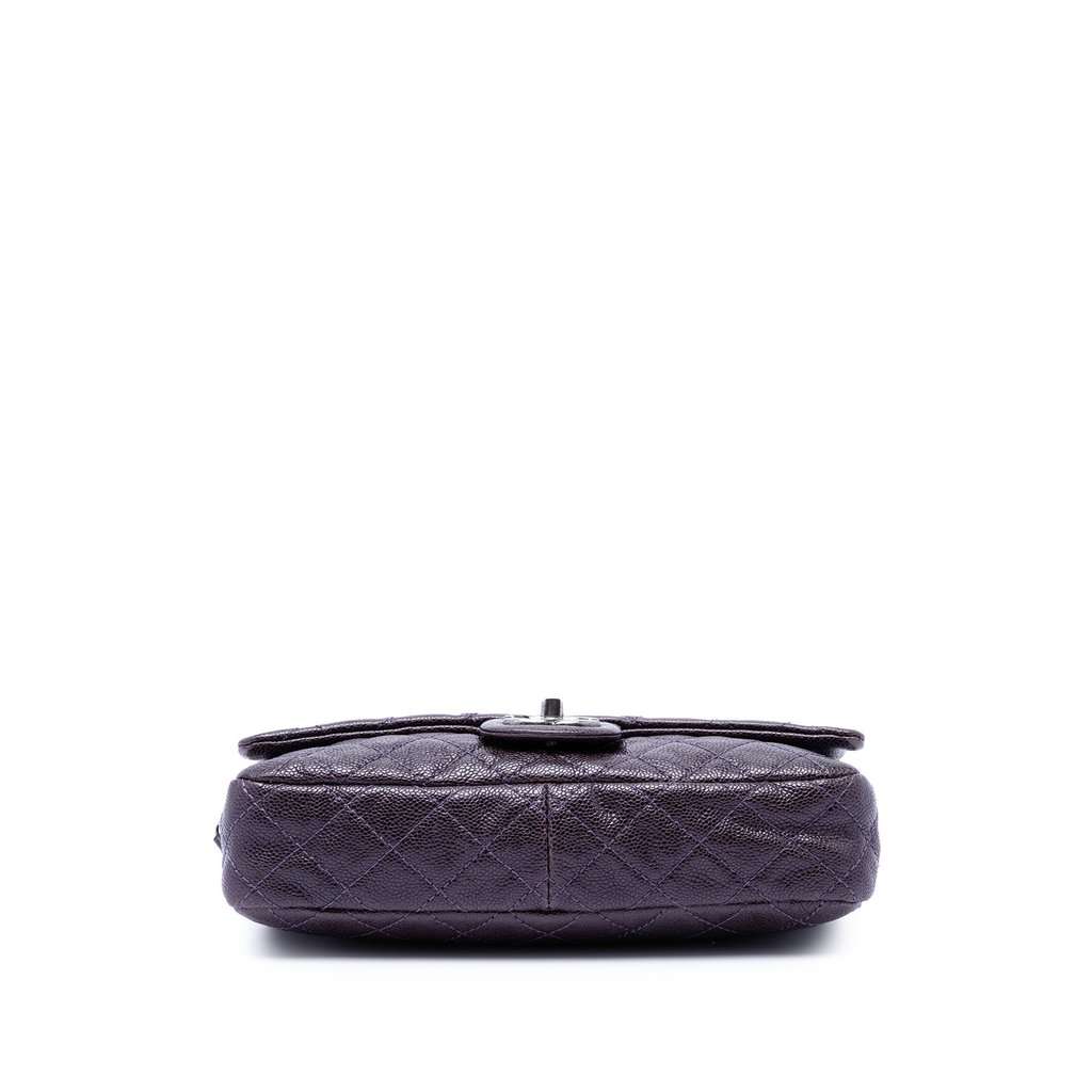 Chanel Medium Quilted Iridescent Caviar Easy Flap Purple Leather Very good - Inside View