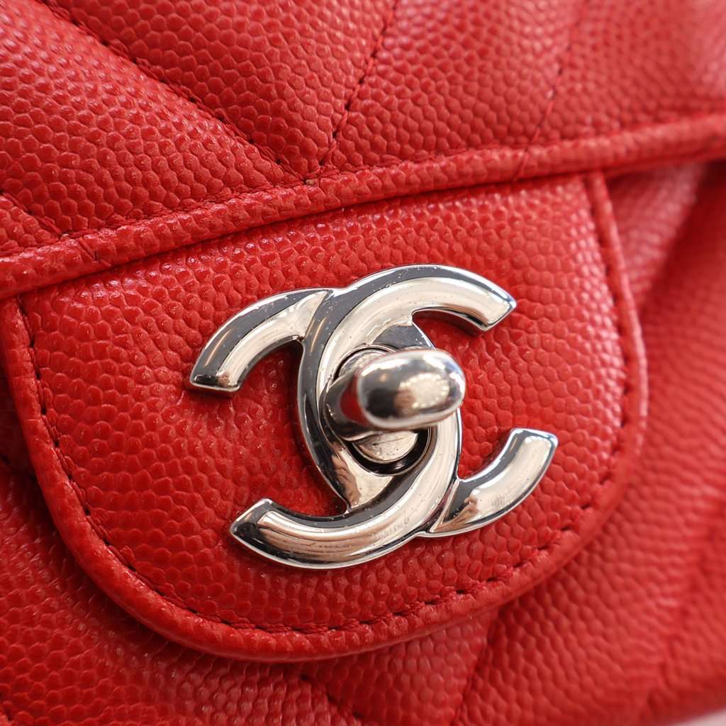 Chanel Mini Rectangular Classic Chevron Caviar Single Flap Red Leather Very good condition - Model View