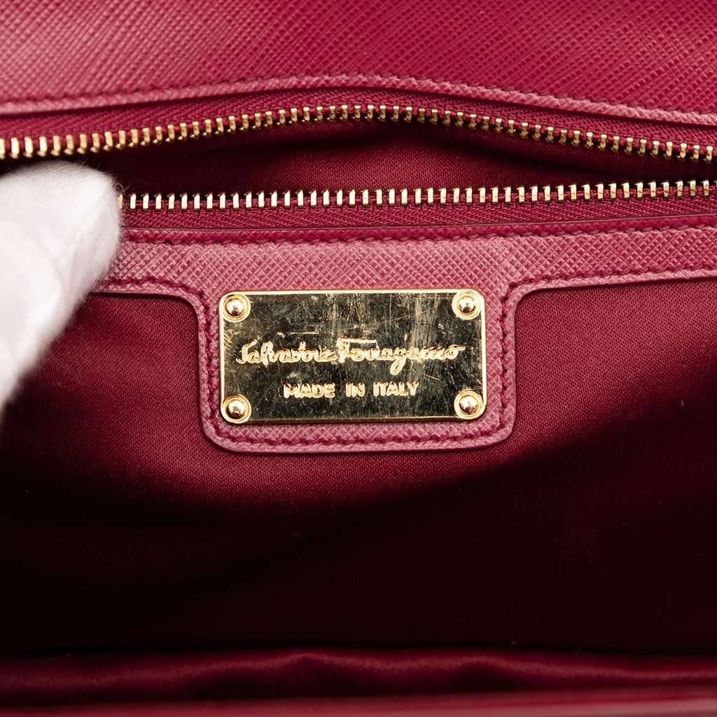 Salvatore Ferragamo Medium Leather Vara Ginny Crossbody Red Leather Very good condition - Box View