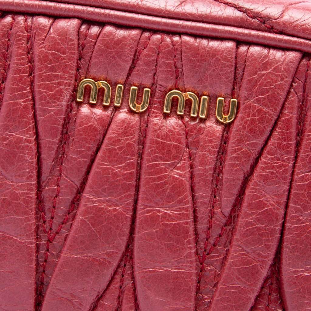 Miu Miu Matelasse Nappa Camera Bag Red Leather Very good condition - Box View