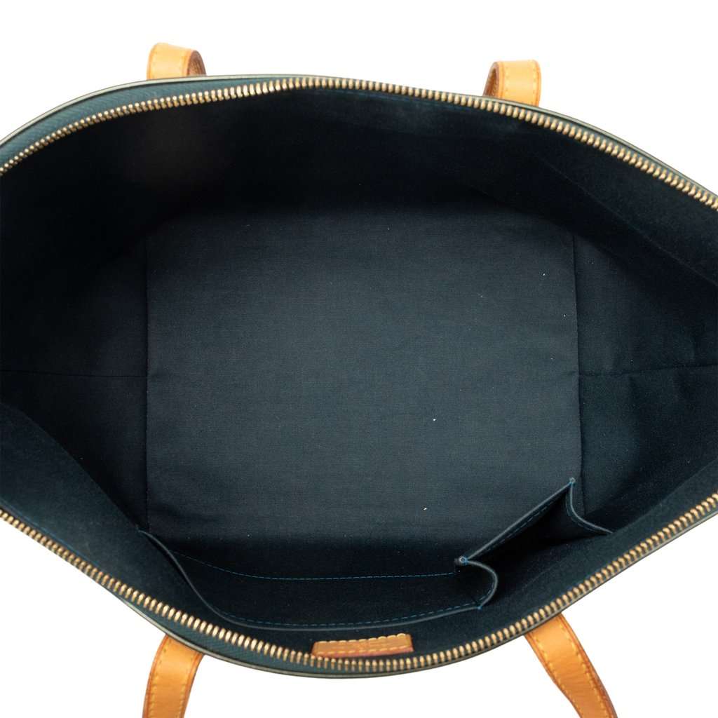 Louis Vuitton Monogram Vernis Bellevue GM Green Leather Very good - Model View