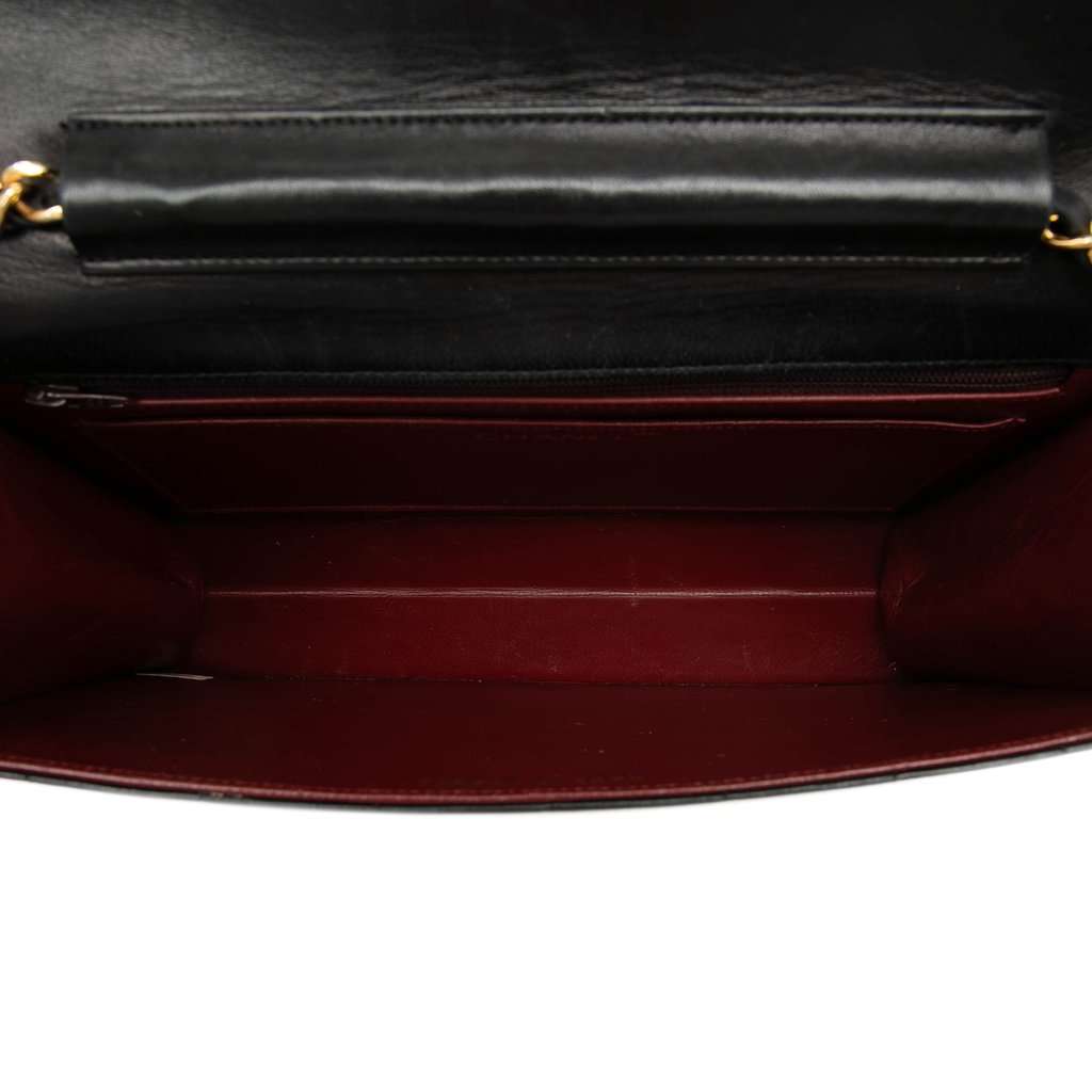 Chanel CC Vertical and Diagonal Quilted Calfskin Envelope Flap Black Leather Very good - Model View