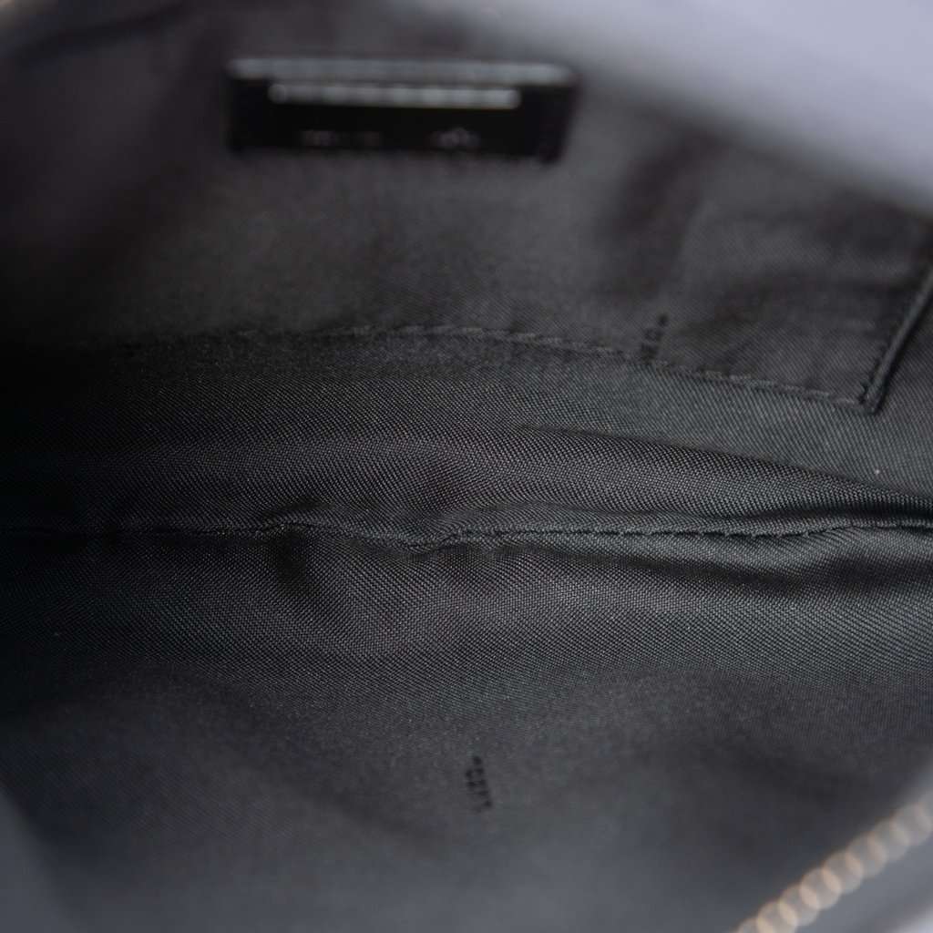 Fendi Zucchino Canvas Oyster Shoulder Bag Black Very good condition - Model View