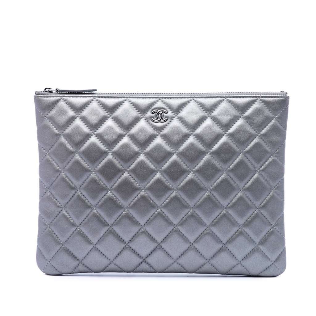 Chanel Medium Quilted Metallic Lambskin O Case Clutch Silver Leather Very good - Front View
