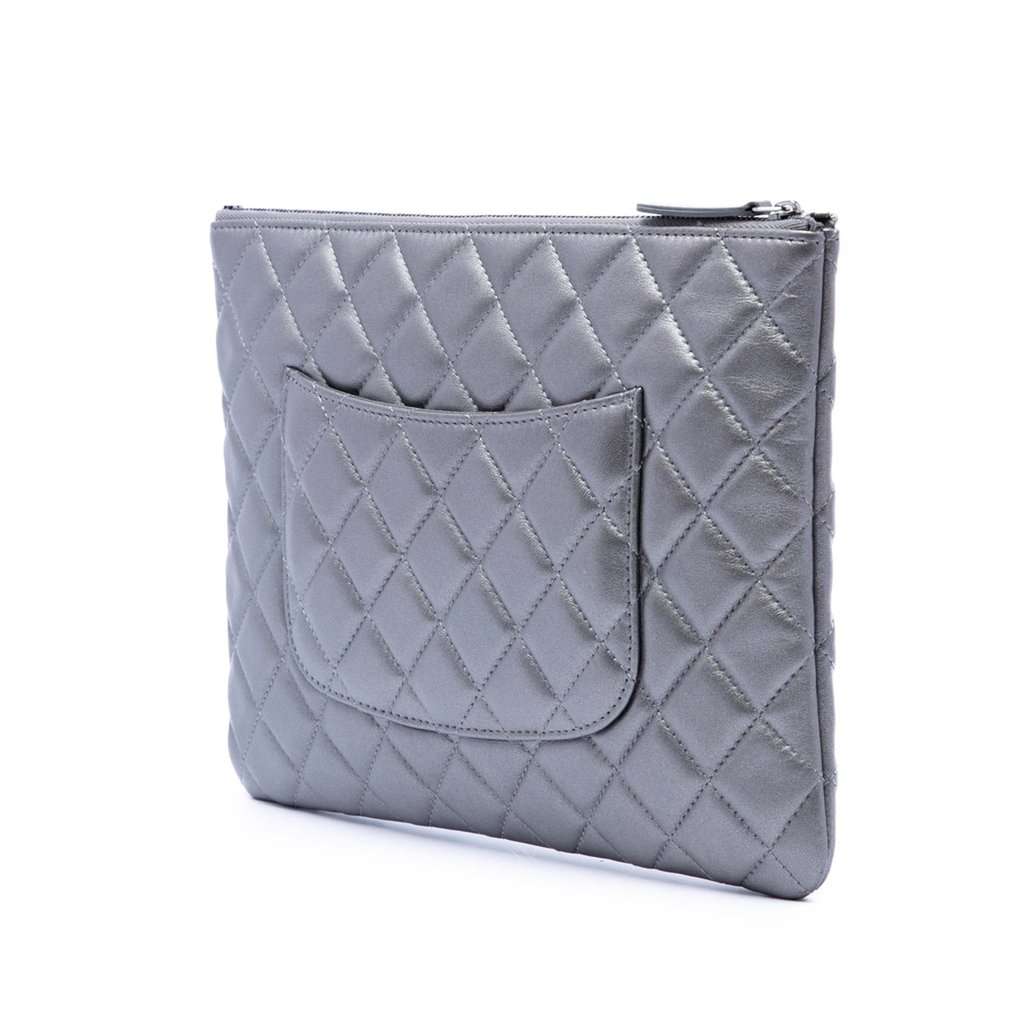 Chanel Medium Quilted Metallic Lambskin O Case Clutch Silver Leather Very good - Back View