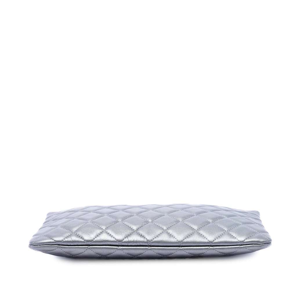 Chanel Medium Quilted Metallic Lambskin O Case Clutch Silver Leather Very good - Inside View