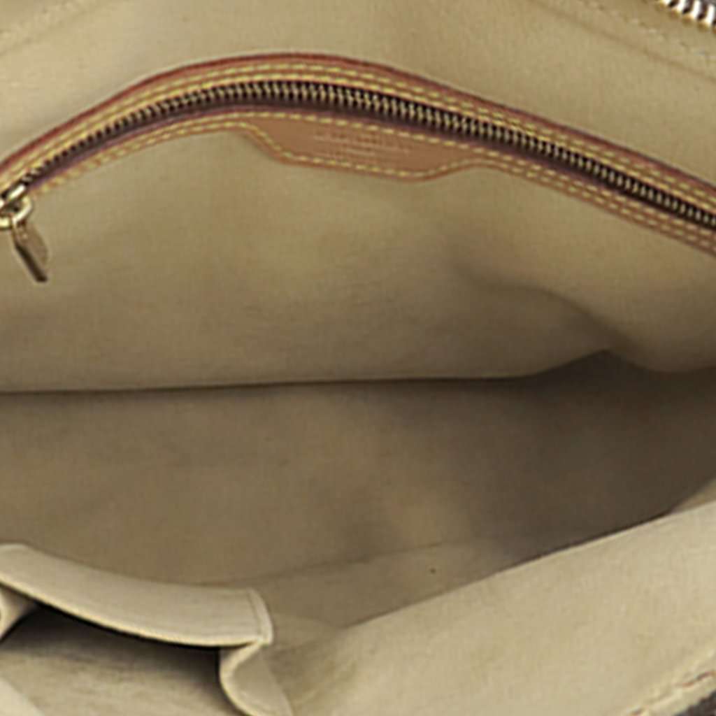 Louis Vuitton Monogram Looping GM Brown Very good - Model View