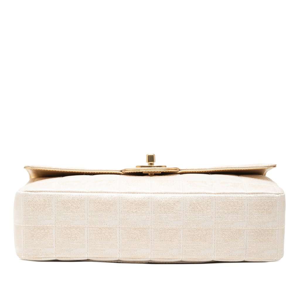 Chanel New Travel Line Medium Metallic Nylon Single Flap Gold Very good condition - Inside View