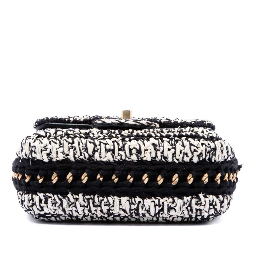 Chanel Raffia Braided with Love Flap White Very good condition - Inside View