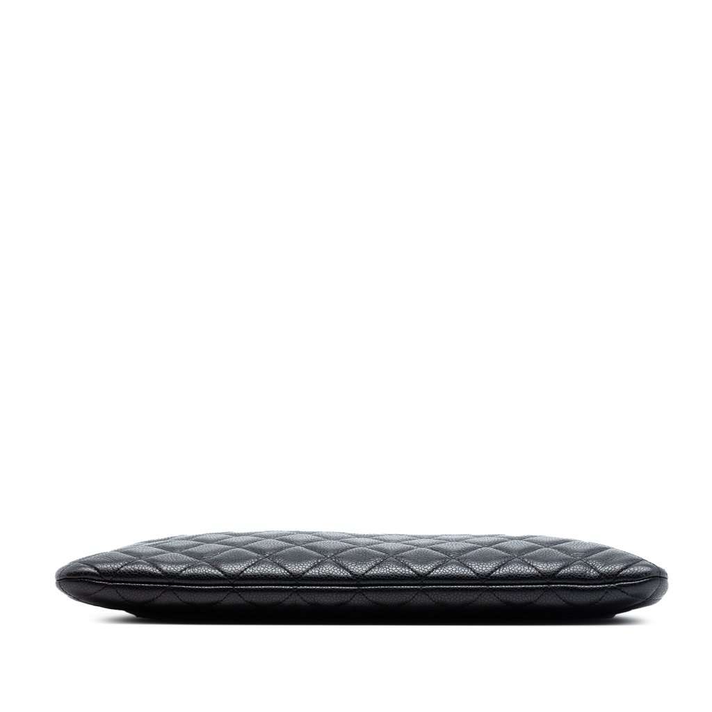 Chanel Large Quilted Caviar O Case Clutch Black Leather Very good condition - Inside View