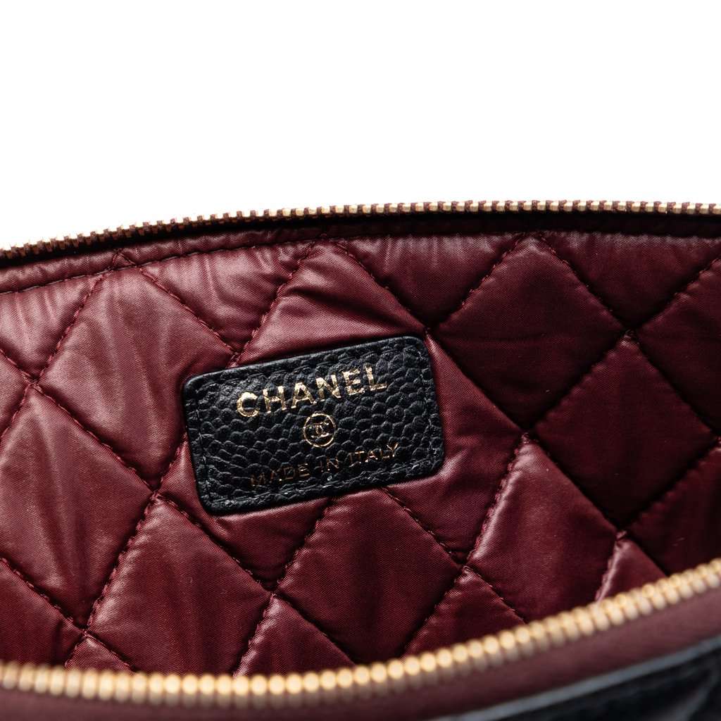 Chanel Large Quilted Caviar O Case Clutch Black Leather Very good condition - Box View