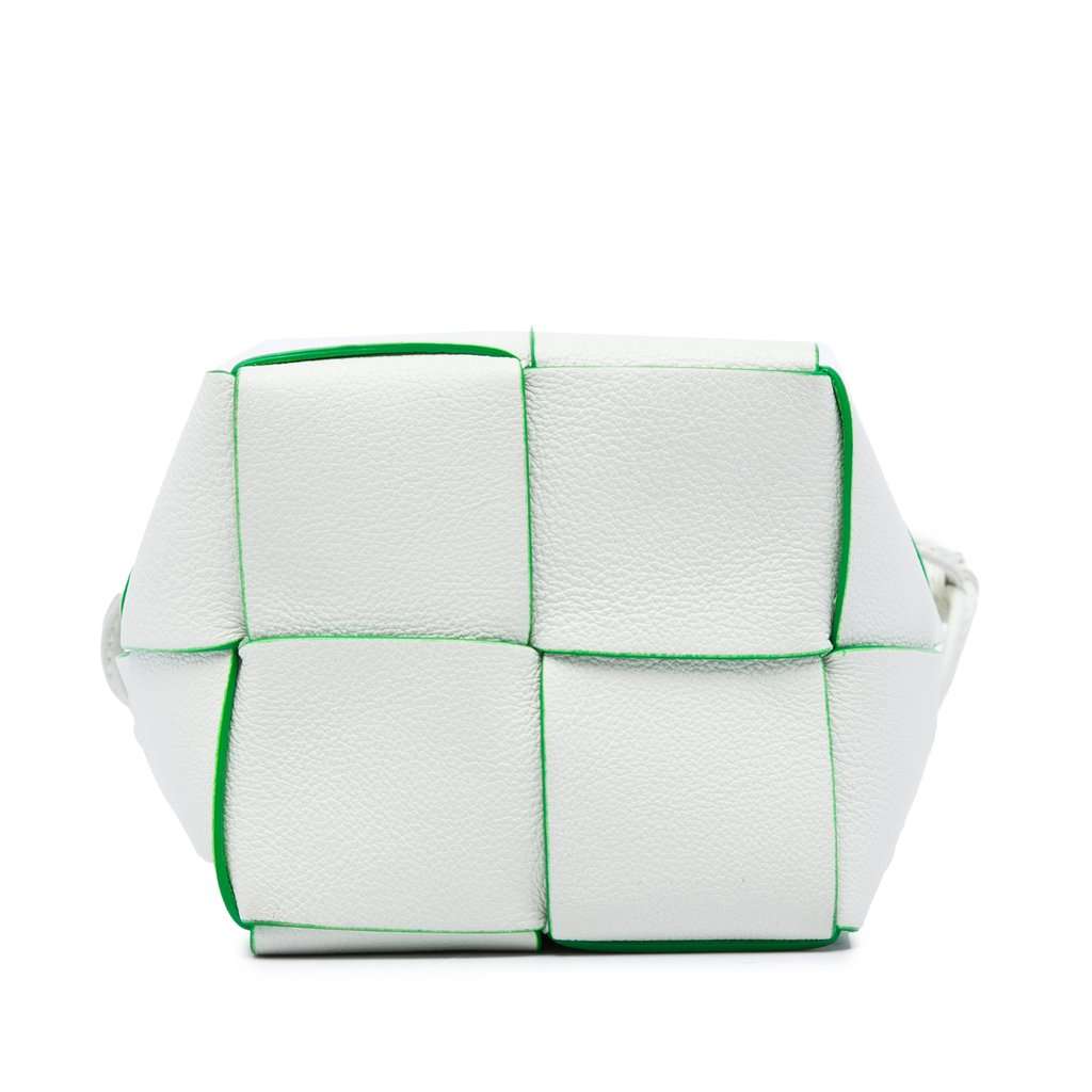 Bottega Veneta Mini Nappa Maxi Intrecciato Cassette Bucket Bag White Leather Never worn - Inside View
