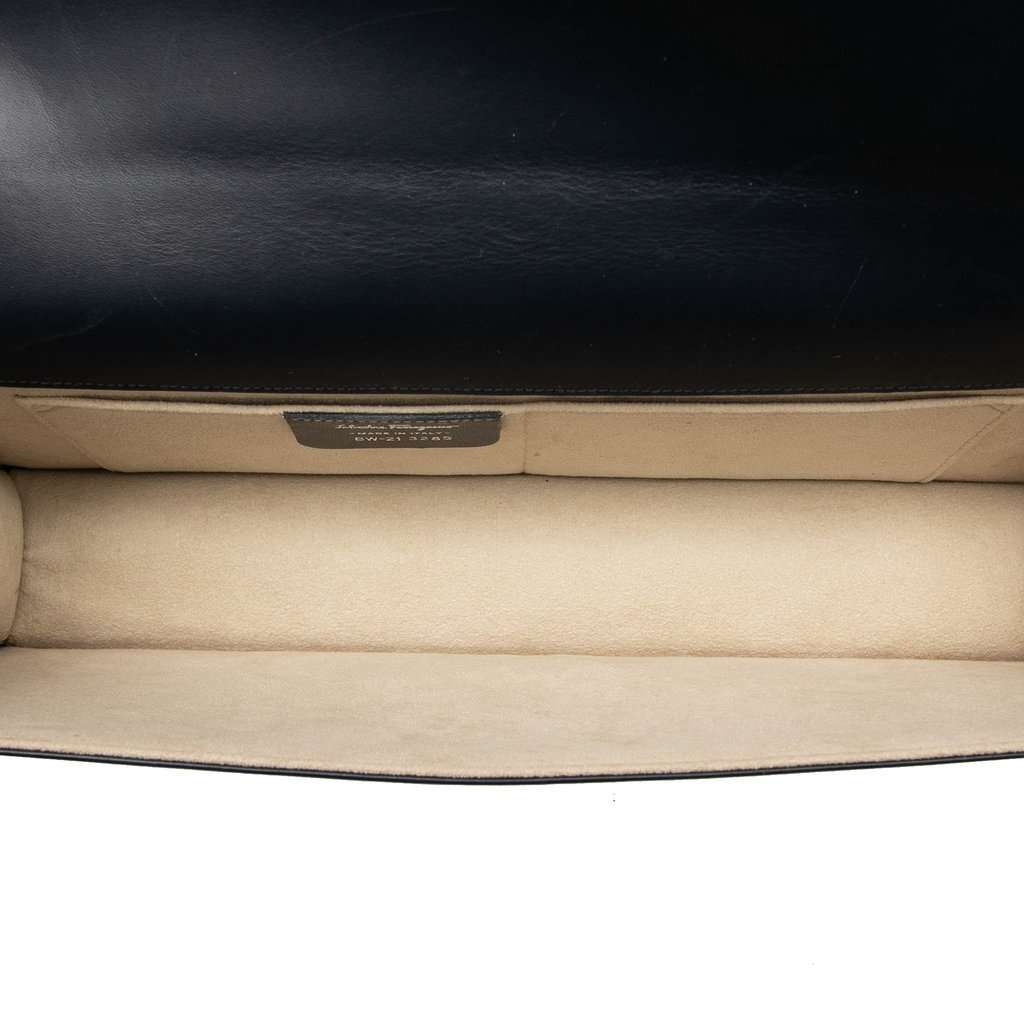 Ferragamo Smooth Calfskin Clutch with Chain Black Leather Very good - Model View