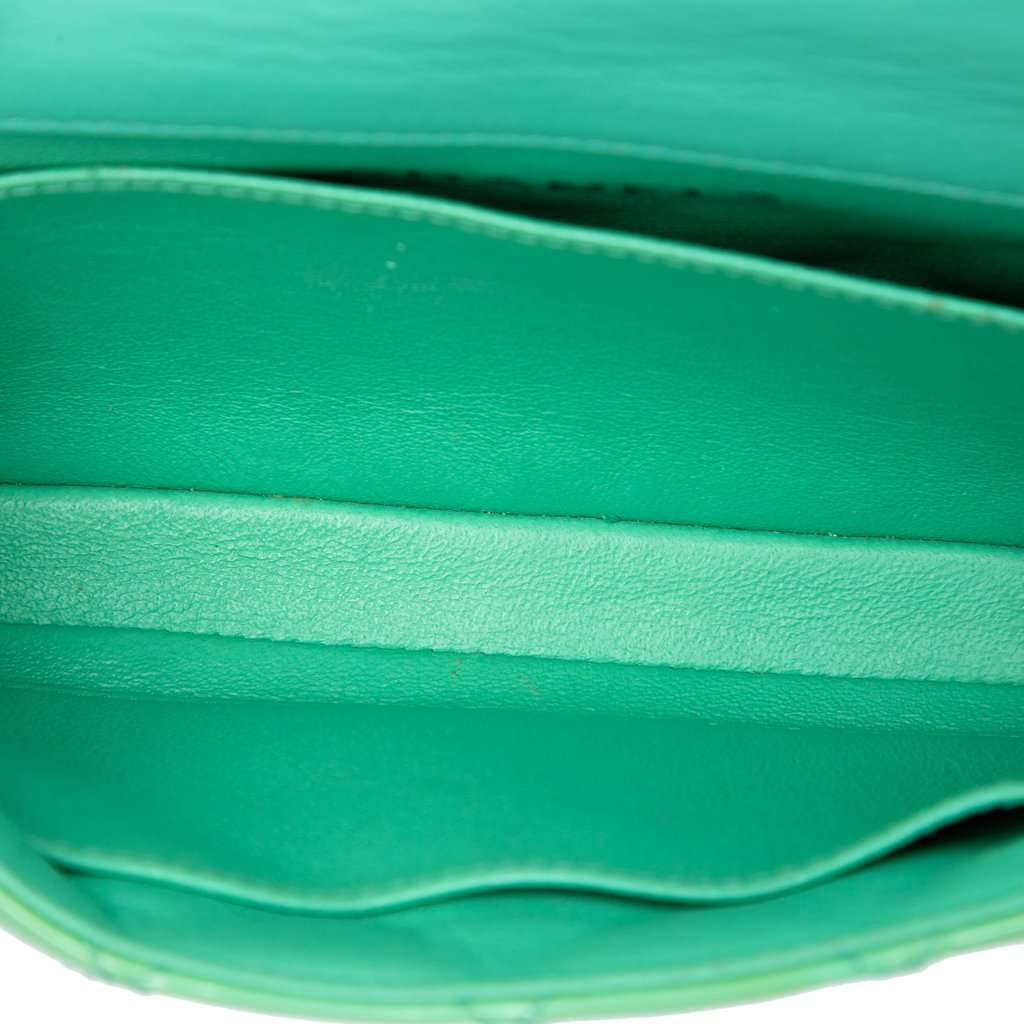 Chanel Extra Mini Rectangular Classic Patent Single Flap Green Leather Very good condition - Model View