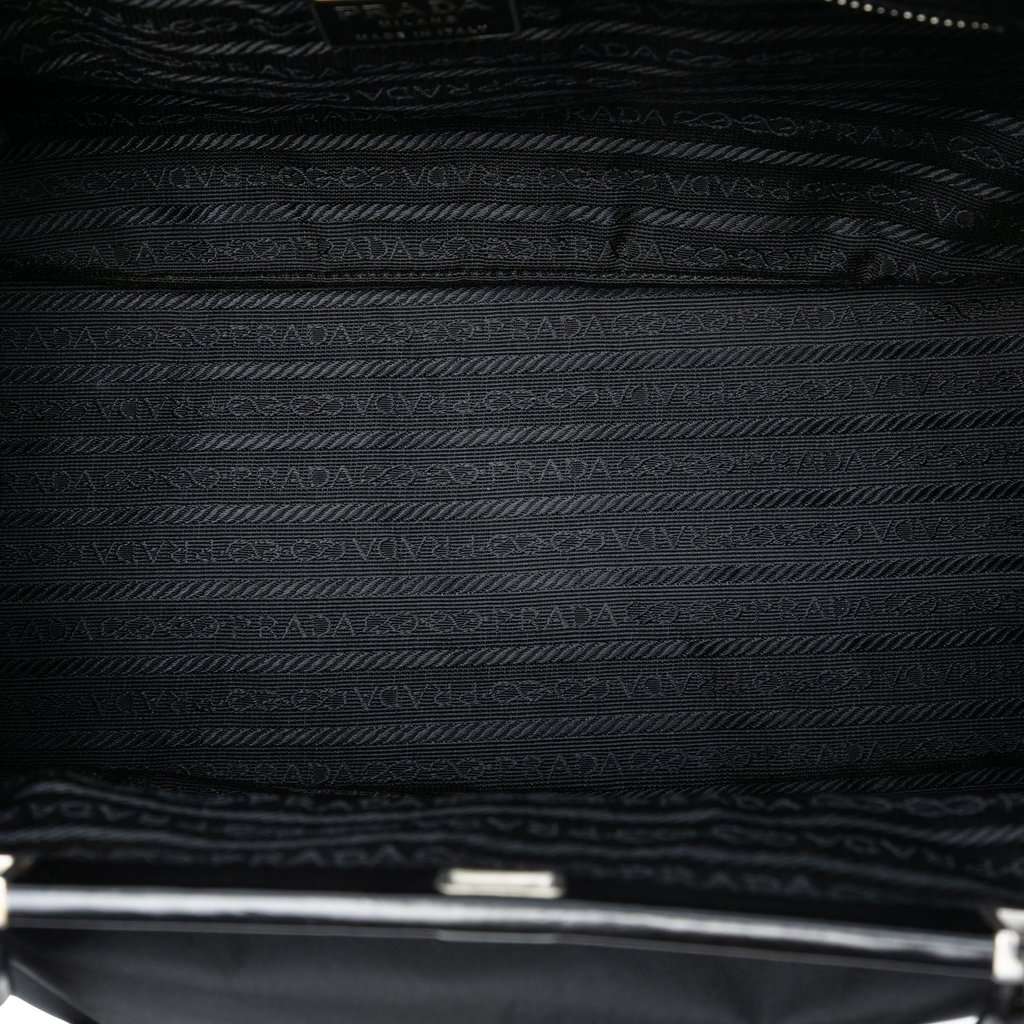 Prada Tessuto Tote Black Very good condition - Model View
