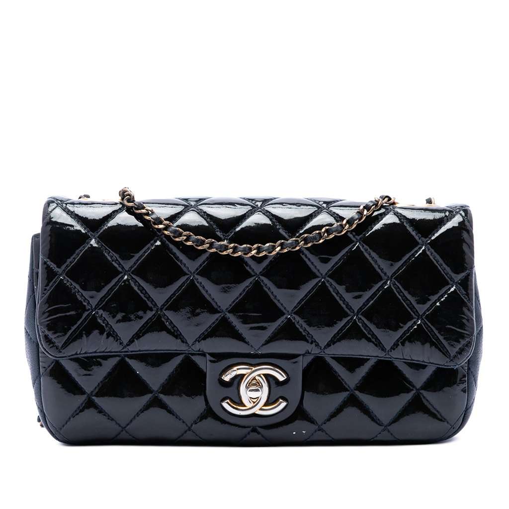 Chanel Paris Salzburg Medium Patent and Goatskin CC Eyelet Flap Blue Leather Very good condition - Front View