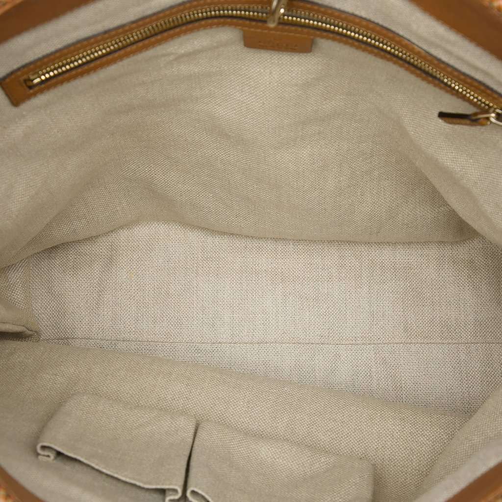 Gucci Large GG Canvas Marrakech Tote Beige Very good - Model View