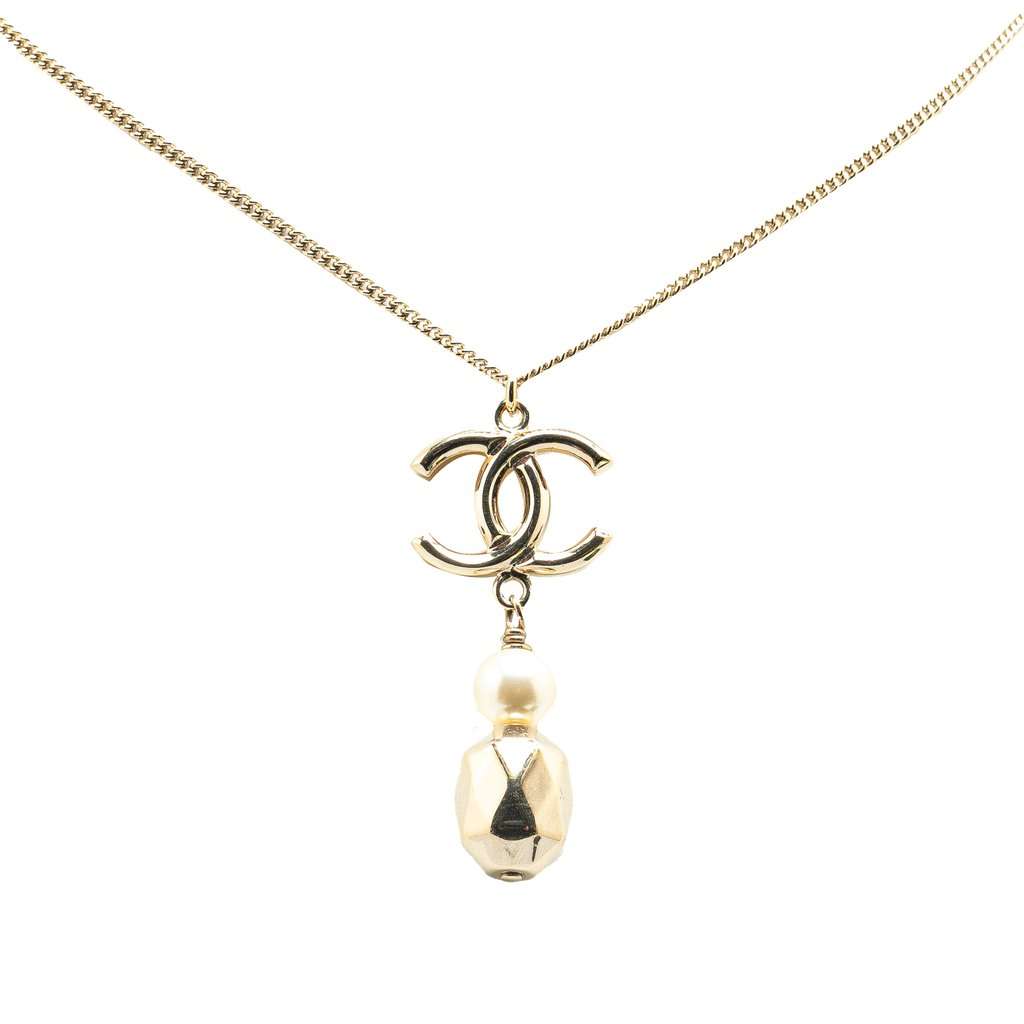 Chanel Gold Plated CC Faux Pearl Pendant Necklace Gold Metal Very good condition - Front View