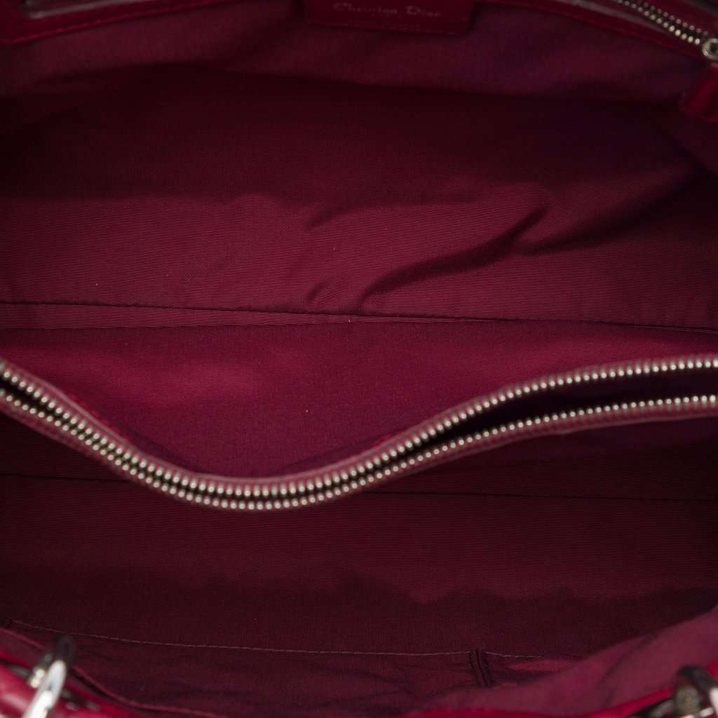 Dior Large Lambskin Cannage Lady Dior Soft Shopping Tote Red Leather Very good condition - Model View