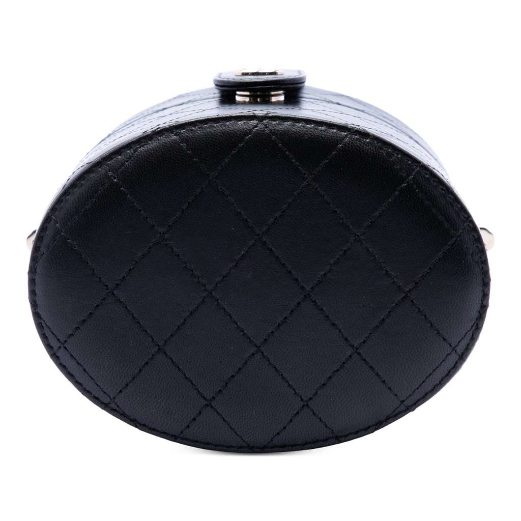 Chanel CC Quilted Lambskin Round Vanity Clutch With Chain Black Leather Very good condition - Inside View