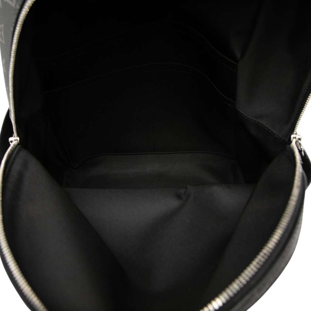Louis Vuitton Monogram Taigarama Discovery Backpack Black Very good - Model View