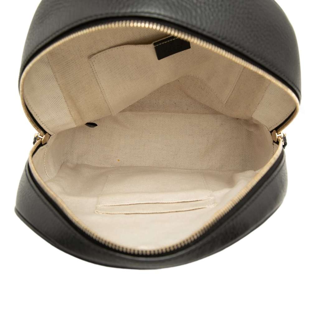 Gucci Pebbled Calfskin Soho Chain Backpack Black Leather Very good condition - Model View