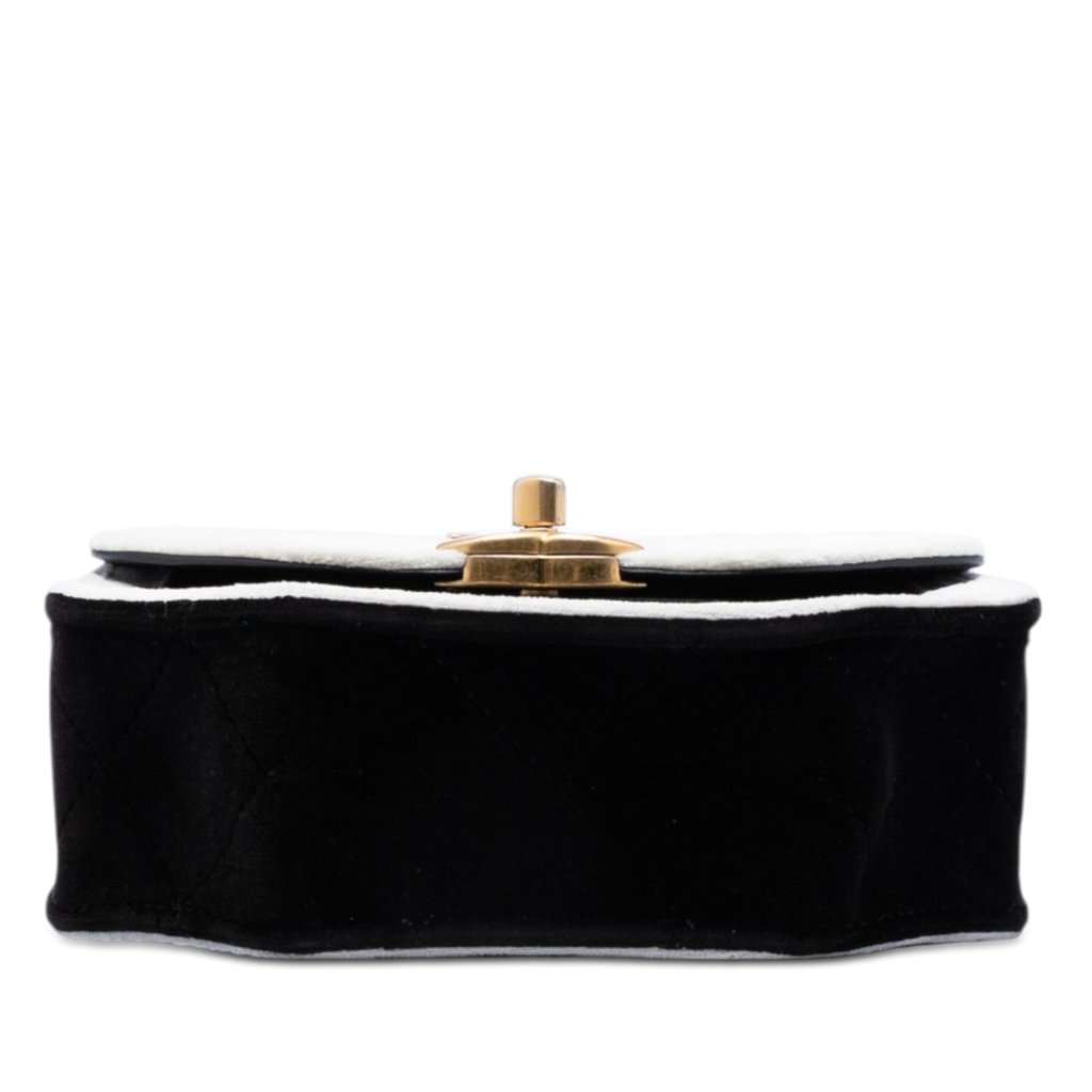 Chanel Mini Quilted Velvet Place Vendome Single Flap Black Very good condition - Inside View