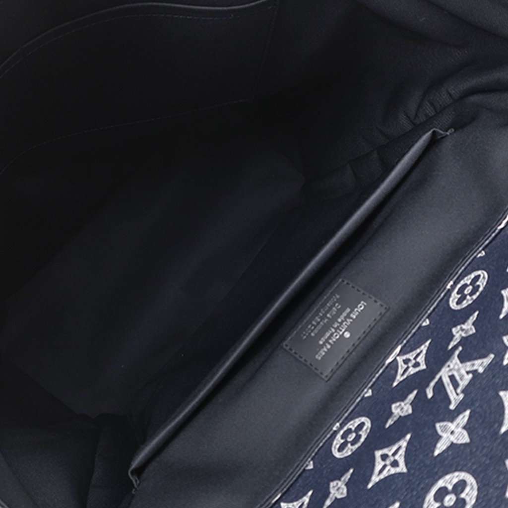 Louis Vuitton Chapman Brothers Monogram Savane Steamer Backpack Blue Very good - Model View