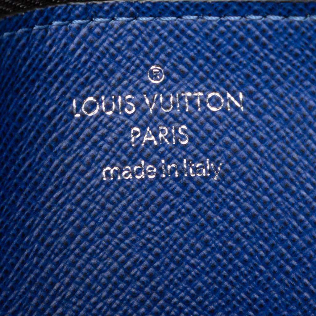 Louis Vuitton Monogram Taigarama Coin Card Holder Blue Very good - Box View