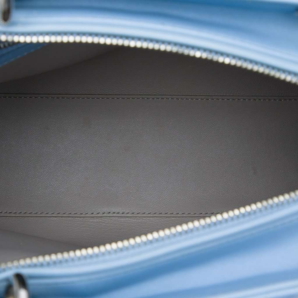 Dior Large Bicolor Lambskin Cannage Lady Dior Blue Leather Very good condition - Model View