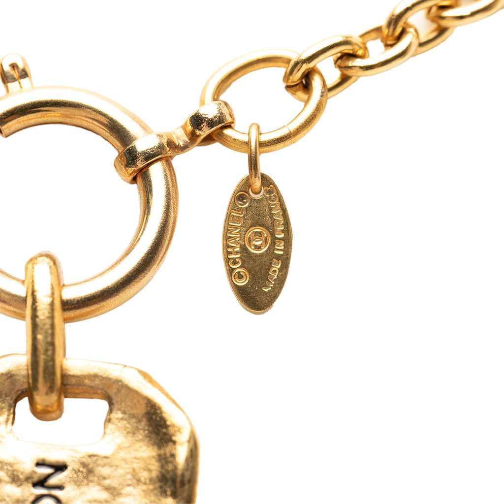 Chanel Gold Plated 31 Rue Cambon Plaque Pendant Necklace Gold Metal Very good condition - Model View